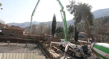 Karamürsel Kızderbent’te çok amaçlı salonun temeli atıldı