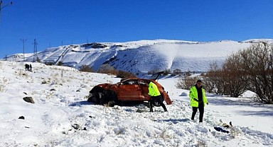 Otomobil şarampole uçtu: Sürücü hayatını kaybetti