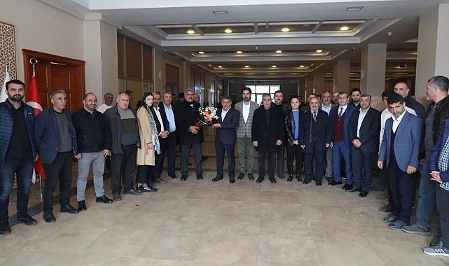 Şayir'e çiçekli karşılama