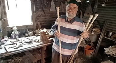 Süleyman dede ürettiği bastonları deprem bölgesine gönderdi