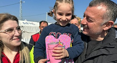 Tahir Büyükakın: çocukların yüzlerindeki gülümseme dünyalara bedel