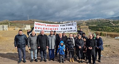 Tarhan, TOKİ mağduru ailelerle bir araya geldi