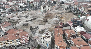 17 Ağustos depreminin izleri o mahalleden siliniyor