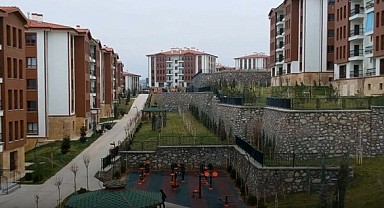 Bakan Kurum: Toki konutları dimdik ayakta