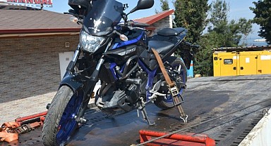 Bariyerlere çarpan motosiklet sürücüsü yaralandı!