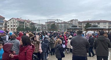 Bolu'da 4.8 büyüklüğündeki deprem İstanbul'da da hissedildi