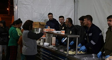 Büyükşehir çadır kentinde ilk sahur yapıldı