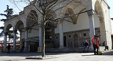 Gebze'de ibadethanelerde temizlik çalışması yapıldı