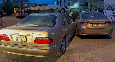 İki otomobil çarpıştı, sürücü tedavi altında