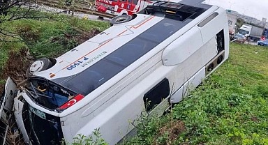 Servis midibüsü devrildi: 8 işçi yaralandı!