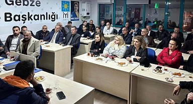 İYİ Parti heyeti, Gebze’de istişare için toplandı