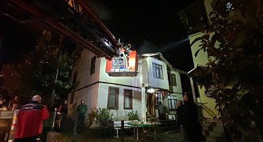 Kartepe'de ahşap evin bacasında yangın çıktı!
