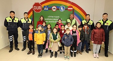 Kocaeli'ye getirilen depremzede çocuklara eğlenceli trafik eğitimi