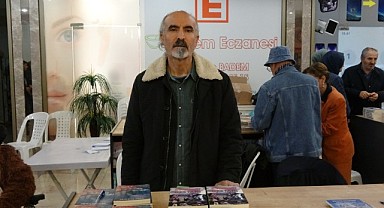 Yaşadıklarını anlattığı kitabın gelirini depremzedelere bağışladı