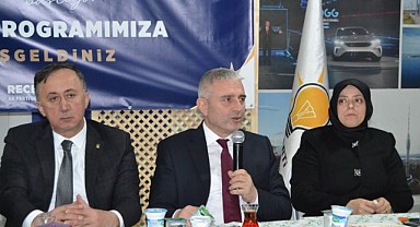 AK Parti Gebze, gazetecilerle SKM’de iftarda bir araya geldi