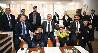 AK Parti Kocaeli, 12 ilçede coşkuyla bayramlaştı