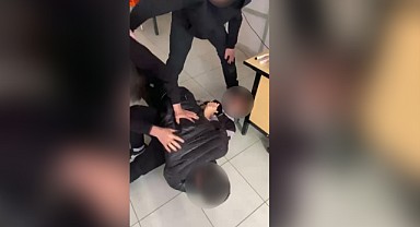 Akran zorbalığı yaşayan gencin o anları kameralara yansıdı