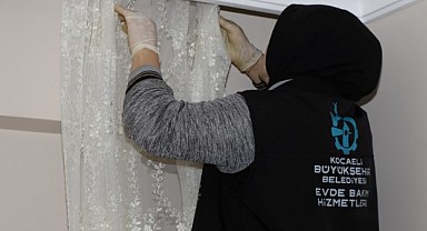 Büyükşehir ekipleri, ihtiyaç sahiplerinin bayram temizliğini yaptı