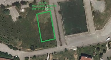 Büyükşehir Malta Mahallesi’ne futbol sahası yapıyor