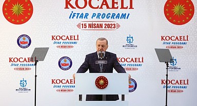 Cumhurbaşkanı Erdoğan depremzedeler ile iftarda buluştu