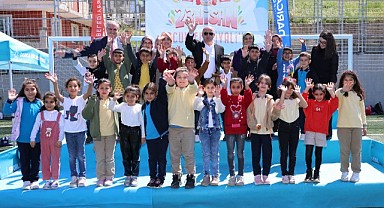 Darıcalı çocuklar festivalde doyasıya eğleniyor