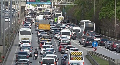 Derince D-100'de yoğun trafik