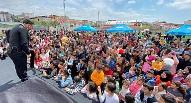Dilovası'ndan çocuklara 23 Nisan eğlencesi