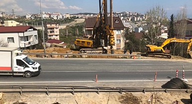 Feribot yolu üstgeçidinde kazıklar çakılmaya başlandı