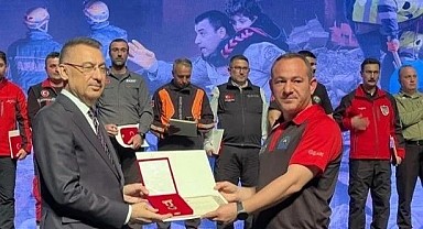 GEAK ekibine Devlet Üstün Fedakarlık Madalyası