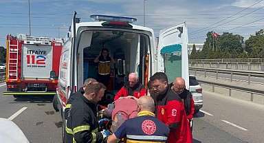 Gebze'de otomobil bariyerlere çarptı; 1 yaralı