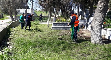 Gebze mezarlıklarında bayram hazırlığı