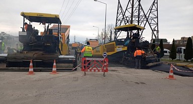Gölcük fabrikalar bölgesinde asfalt çalışmaları sürüyor