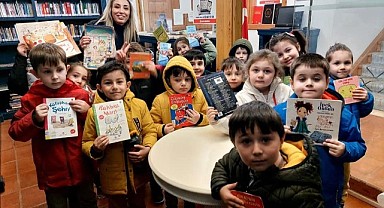 Gölcük'te minik öğrencilerin kütüphane heyecanı