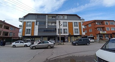 Mutfağın dağınık olduğu iddiasıyla annesini bıçakladı!