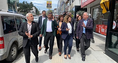Serap Çakır ve CHP'li yöneticiler Gebze'de esnafın nabzını tuttu