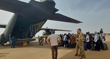 Sudan'da Türk tahliye uçağı vuruldu!