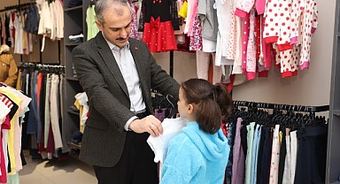 Yetim çocukların bayramlıkları Çayırova Belediyesi'nden