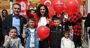 Yudum Kaşıkçı, Gebzeli çocuklarla bir araya geldi