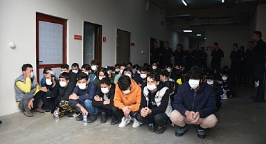 137 göçmen ülkelerine gönderildi