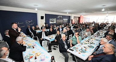 AK Parti, SKM binasında misafirlerini ağırladı