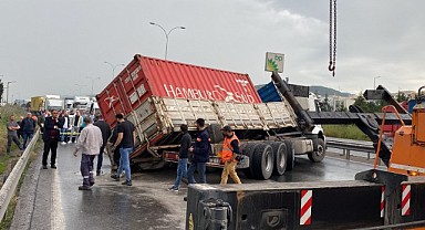 Anadolu Otoyolu'nun Kocaeli kesiminde kaza!