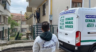 Annesini, evinde ölü olarak buldu!