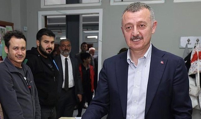 Başkan Tahir Büyükakın oyunu kullandı!