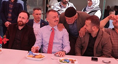 Büyükakın, Akmeşe'de vatandaşlarla buluştu