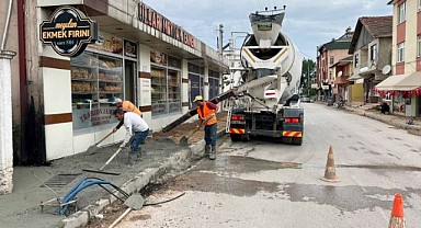 Büyükşehir, Başiskele’de asfaltlama çalışmaları yapıyor