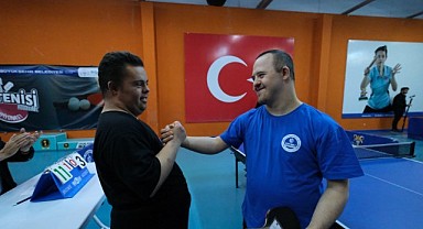 Büyükşehir’den özel sporculara masa tenisi turnuvası