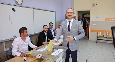 Çayırova Belediye Başkanı Bünyamin Çiftçi, sandık başına gitti!