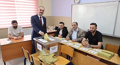 Çayırova Belediye Başkanı Çiftçi, sandık başına gitti