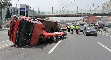 D-100'de otomobile vinç çarptı!