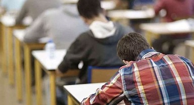 Deprem bölgesindeki adaylardan KPSS ücreti alınmayacak